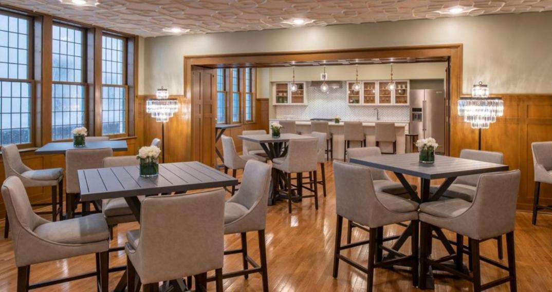 Beautiful Condo/Rooftop Patio With Free Parking クリーブランド エクステリア 写真