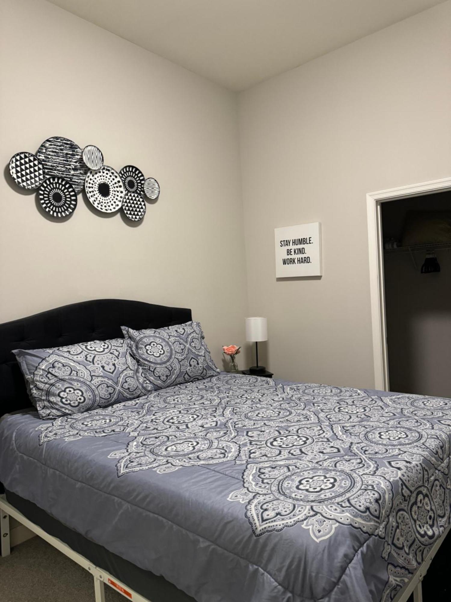 Beautiful Condo/Rooftop Patio With Free Parking クリーブランド エクステリア 写真
